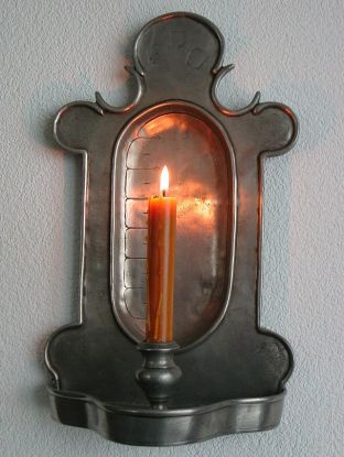 “Candle Clock” Own work by de:Benutzer:Flyout [CC BY-SA 3.0], via Wikimedia Commons